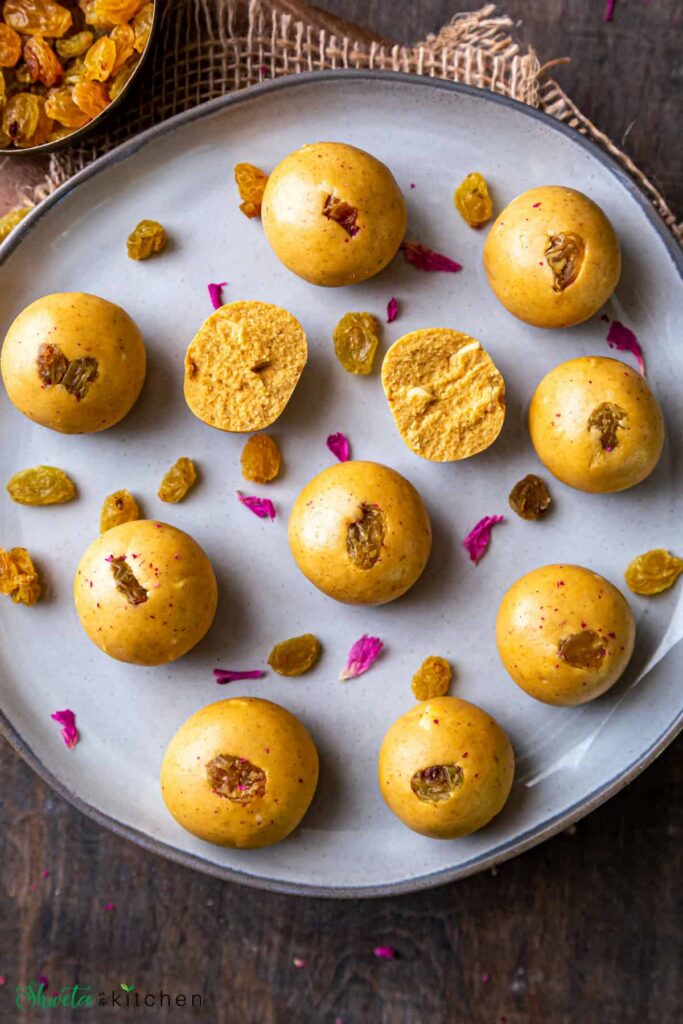 Besan Laddu Box